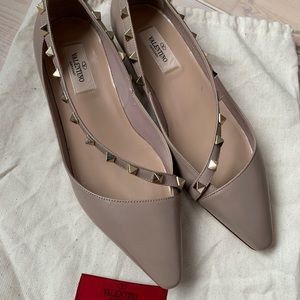 VALENTINO studded flat never worn